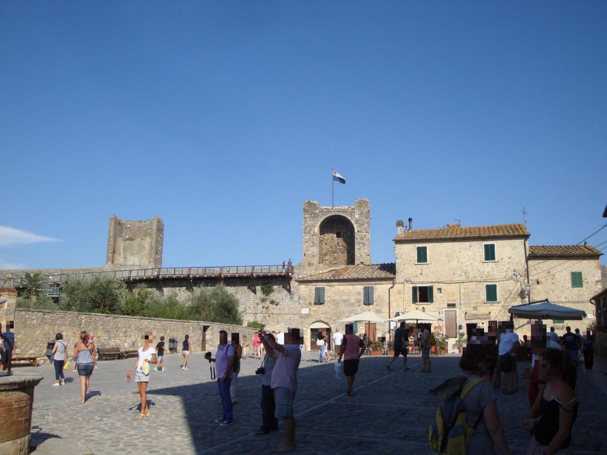 Sognare Nel Castello Hotel Monteriggioni Exterior photo