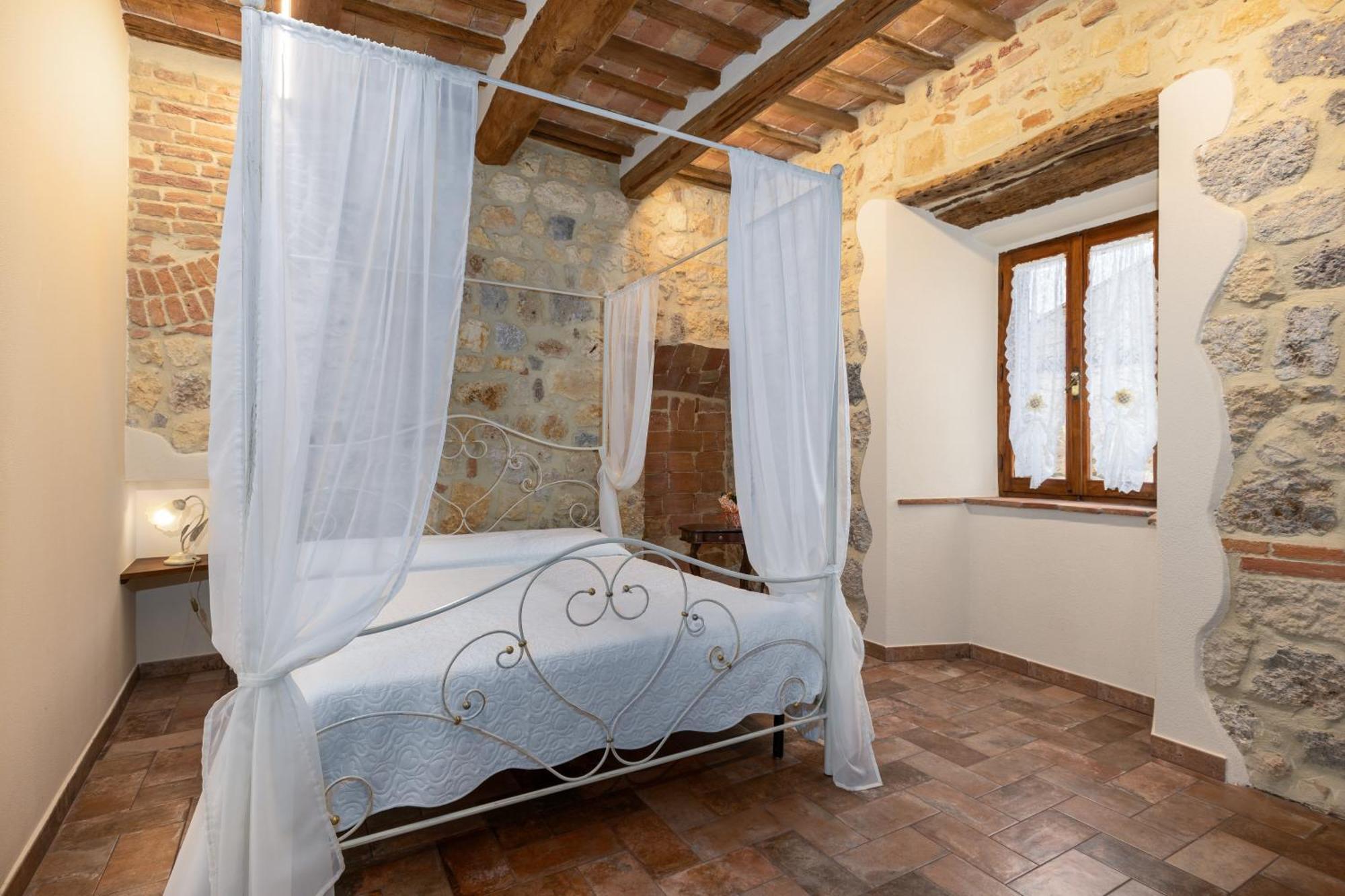 Sognare Nel Castello Hotel Monteriggioni Exterior photo